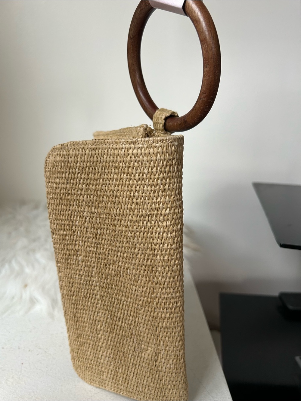 Woven Straw Wristlet Bag with Wooden Ring Handle - Natural new - Picture 2 of 6